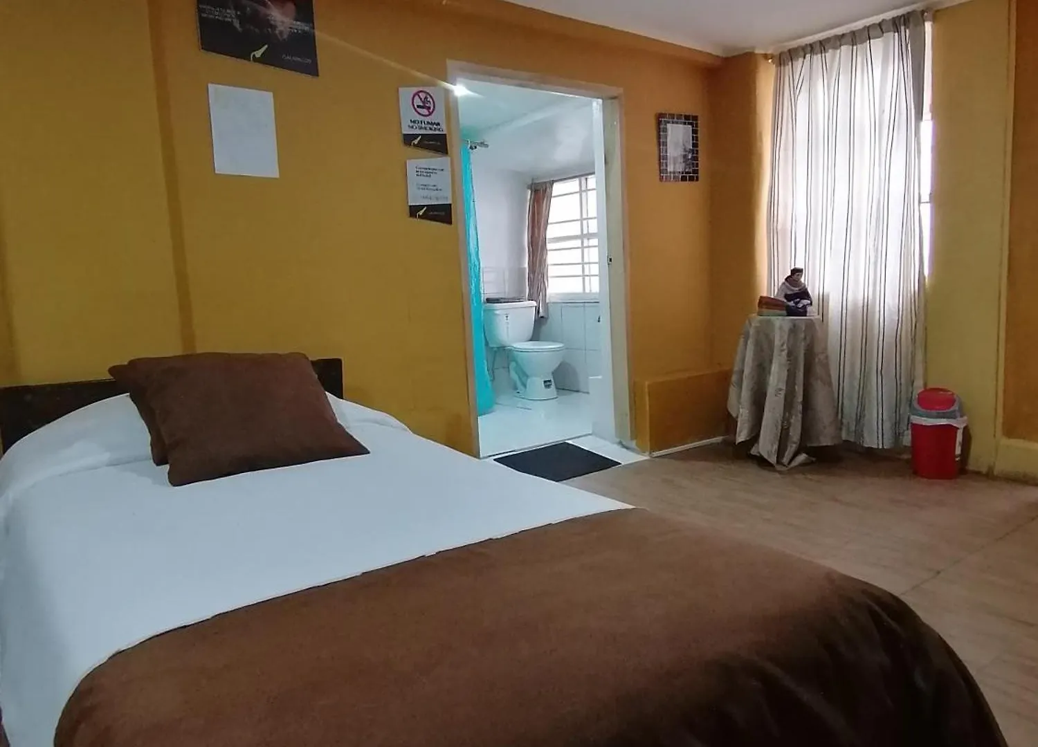 Galapagos Natural Life Hostel Quito 0*,  Equador